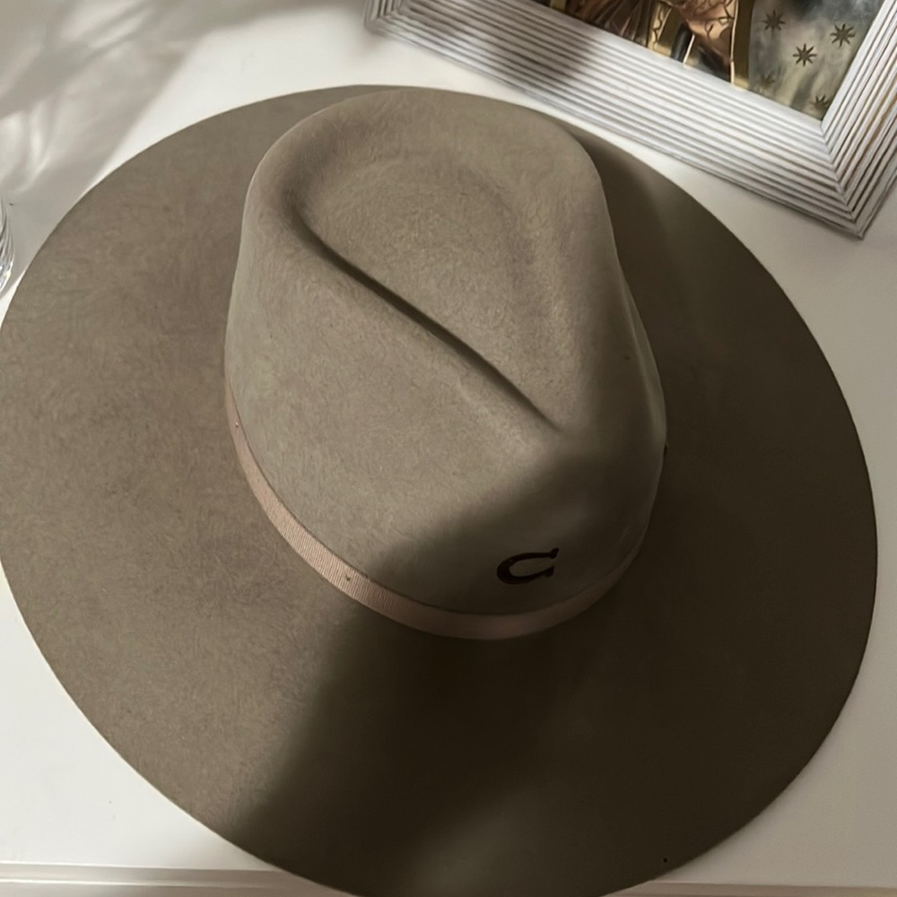 Perfect condition never used Charlie 1 horse